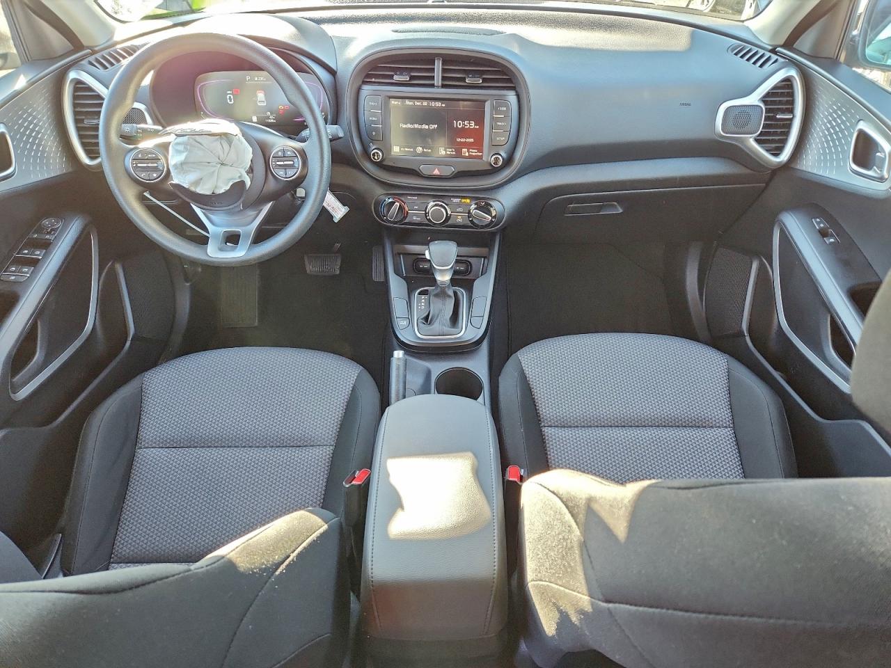 2025 KIA SOUL LX photo 8