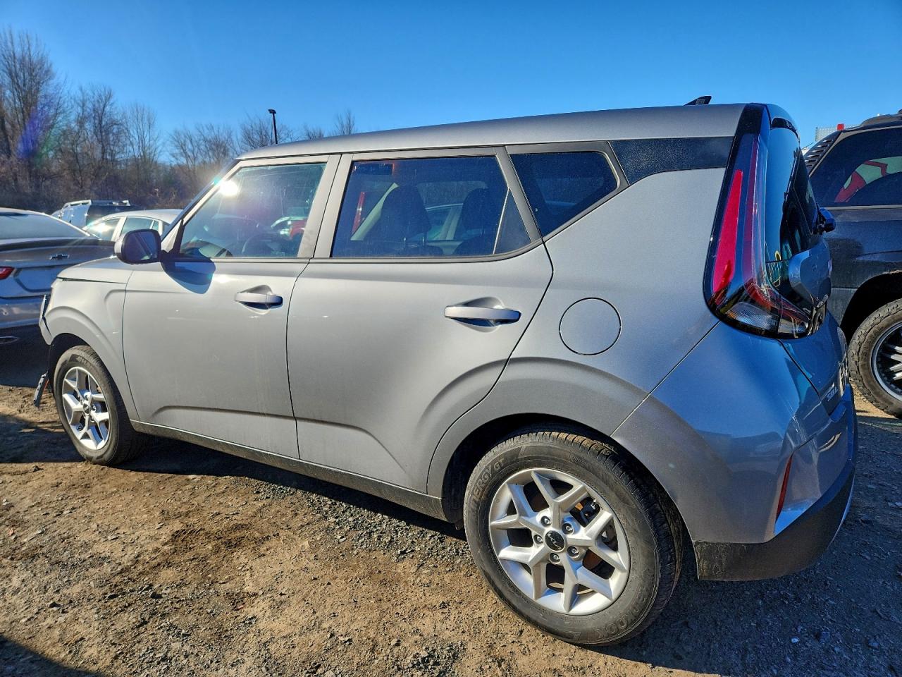 2025 KIA SOUL LX photo 2