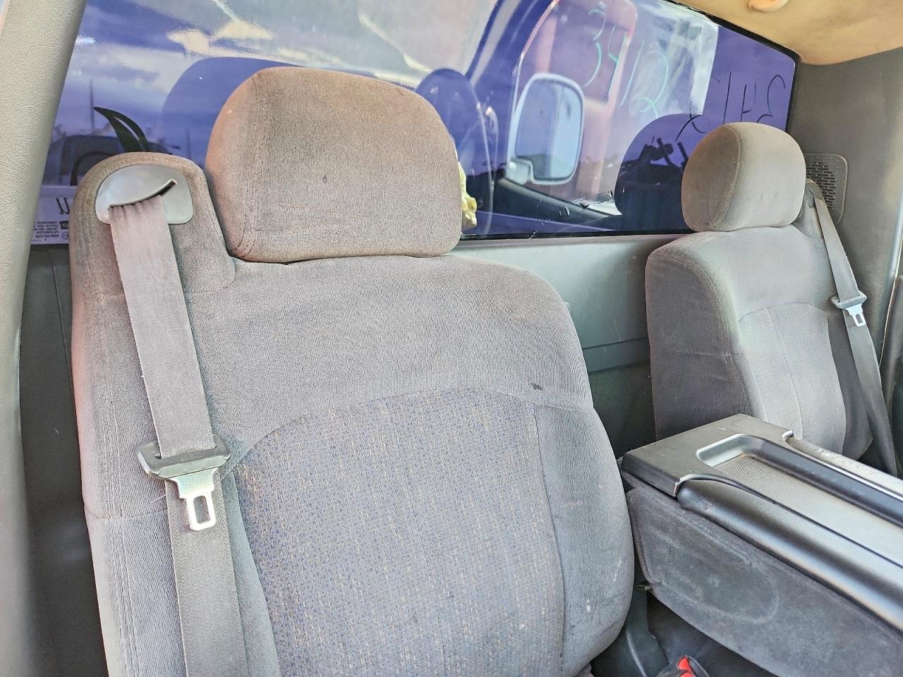 2004 CHEVROLET SILVERADO C1500 photo 19