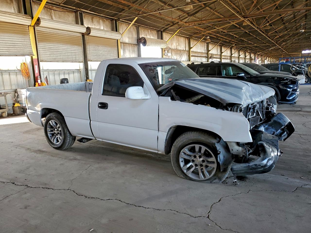 2004 CHEVROLET SILVERADO C1500 photo 7