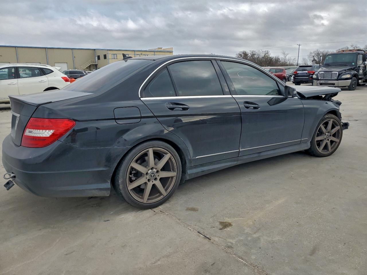 2014 MERCEDES-BENZ C 250 photo 3