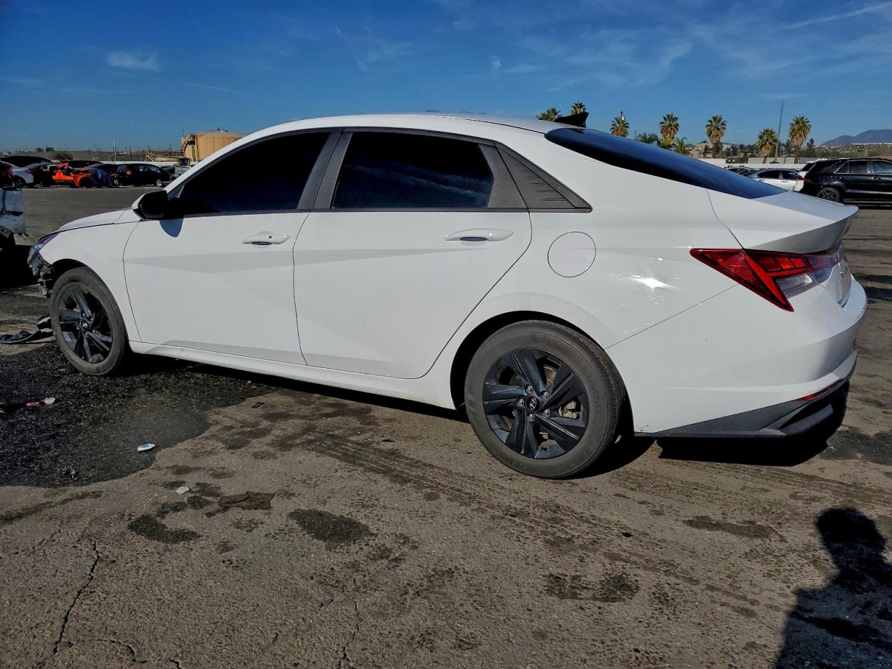 2023 HYUNDAI ELANTRA BLUE photo 2