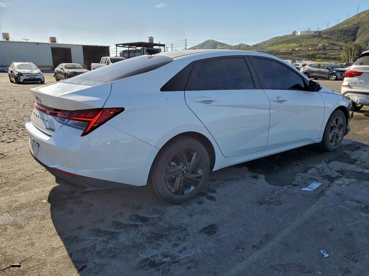 2023 HYUNDAI ELANTRA BLUE photo 3
