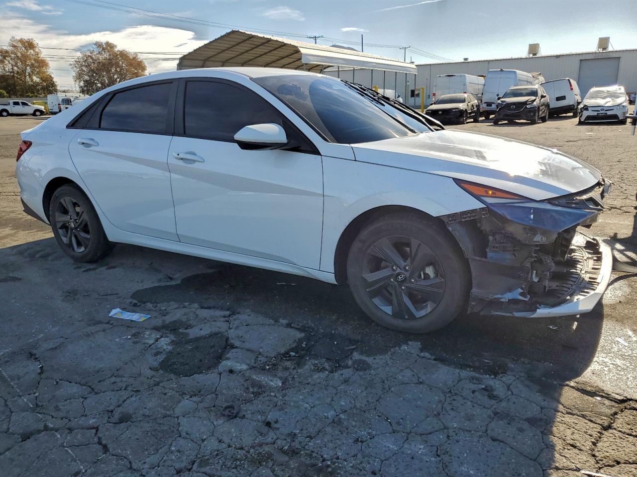 2023 HYUNDAI ELANTRA BLUE photo 4