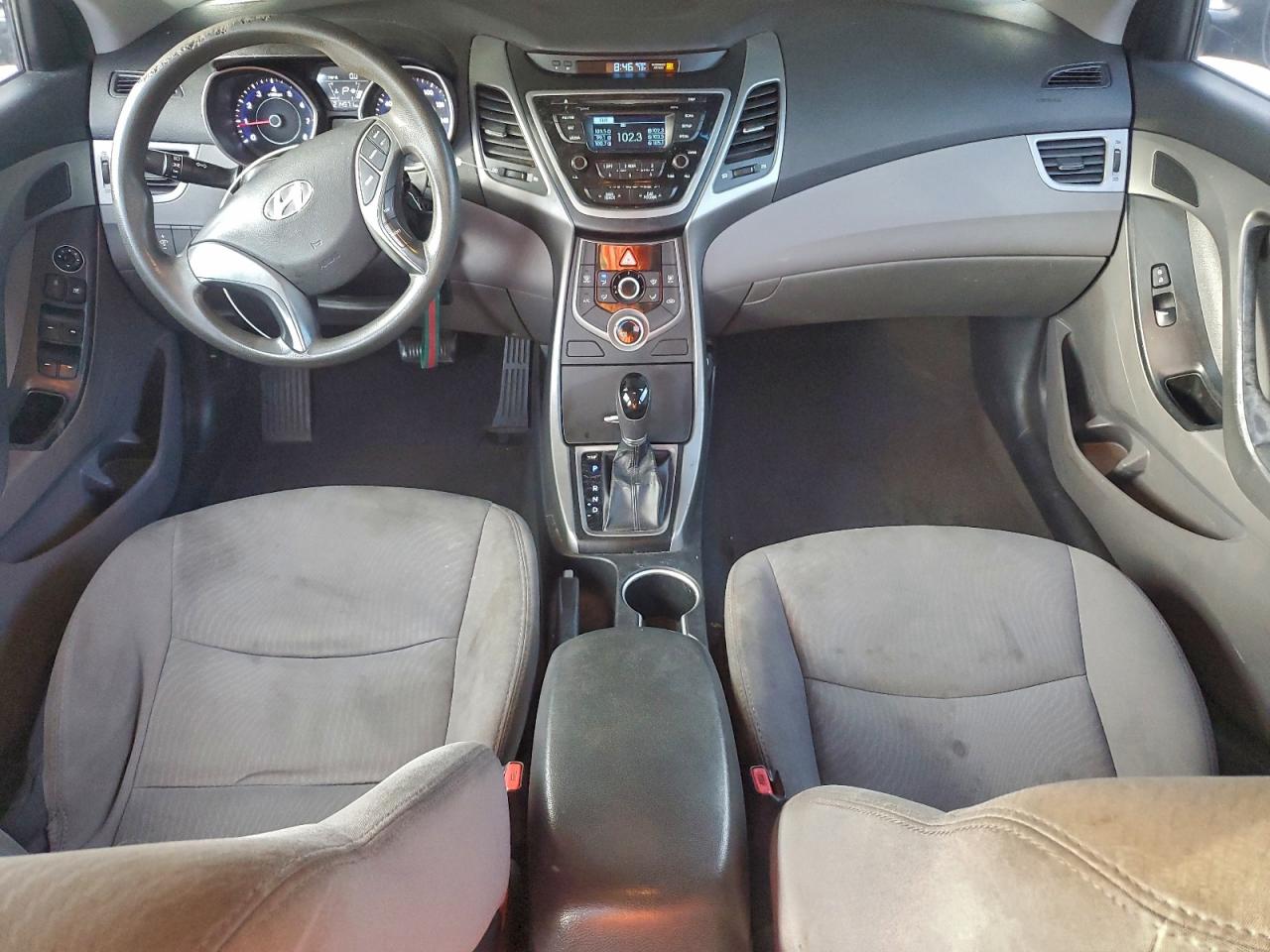 2016 HYUNDAI ELANTRA SE photo 8