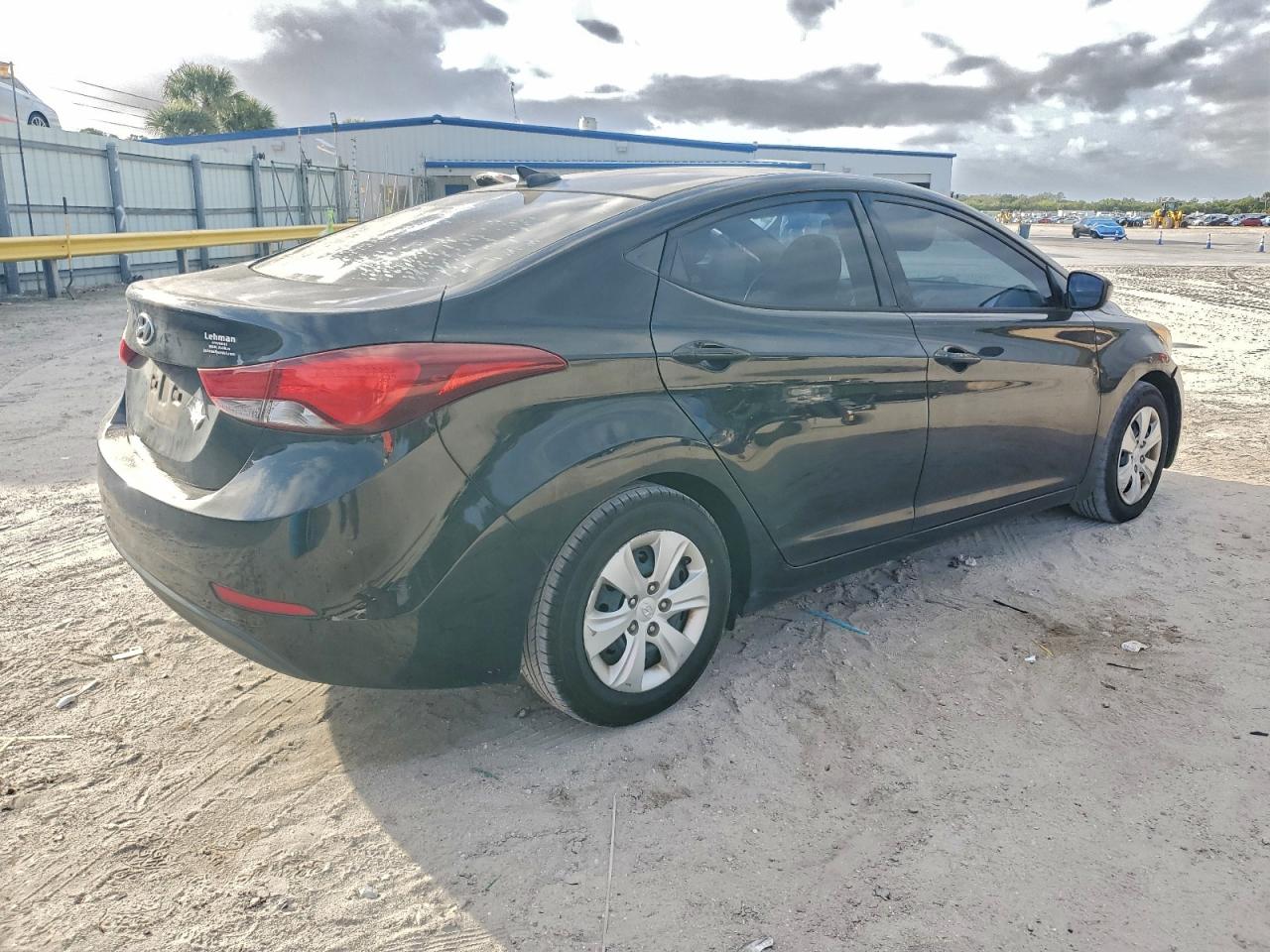 2016 HYUNDAI ELANTRA SE photo 3
