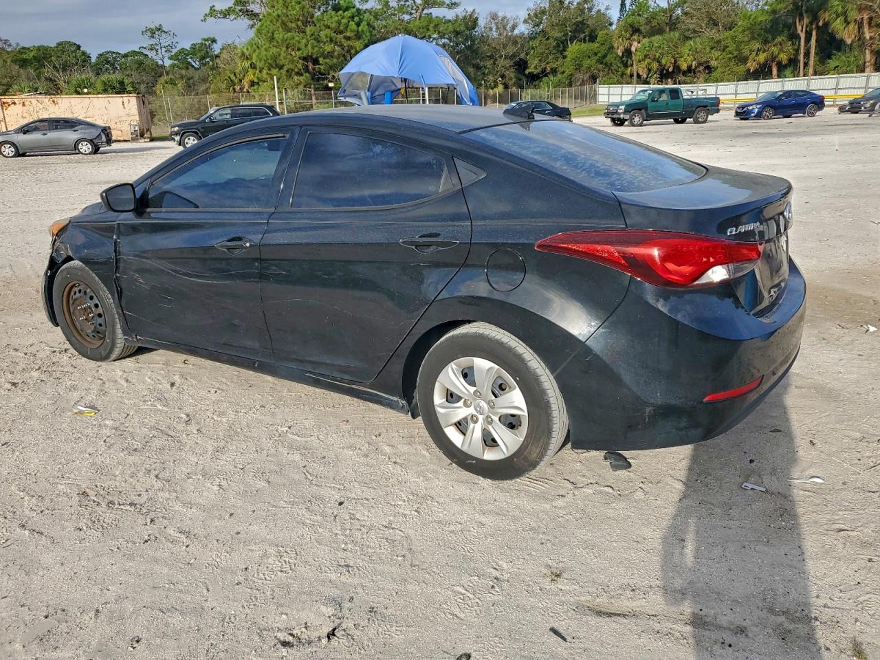2016 HYUNDAI ELANTRA SE photo 2