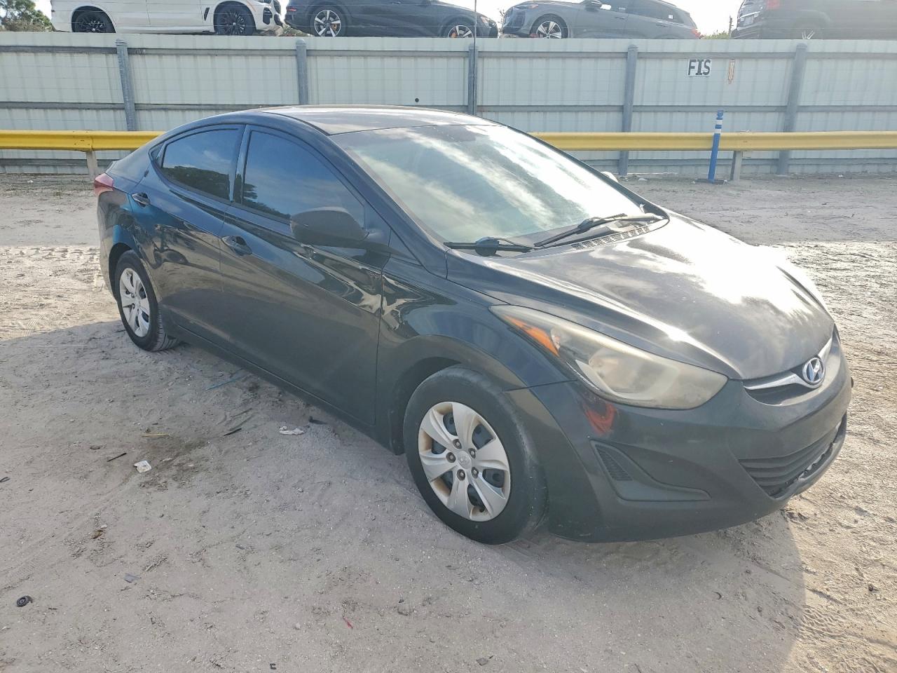 2016 HYUNDAI ELANTRA SE photo 4