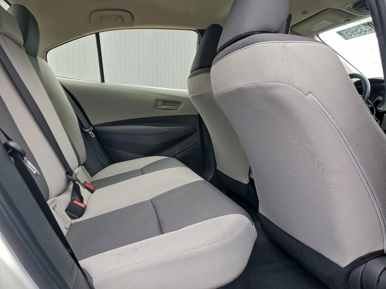 2025 TOYOTA COROLLA LE photo 10