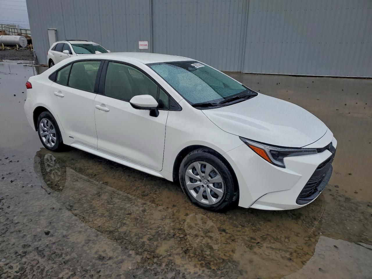 2025 TOYOTA COROLLA LE photo 4