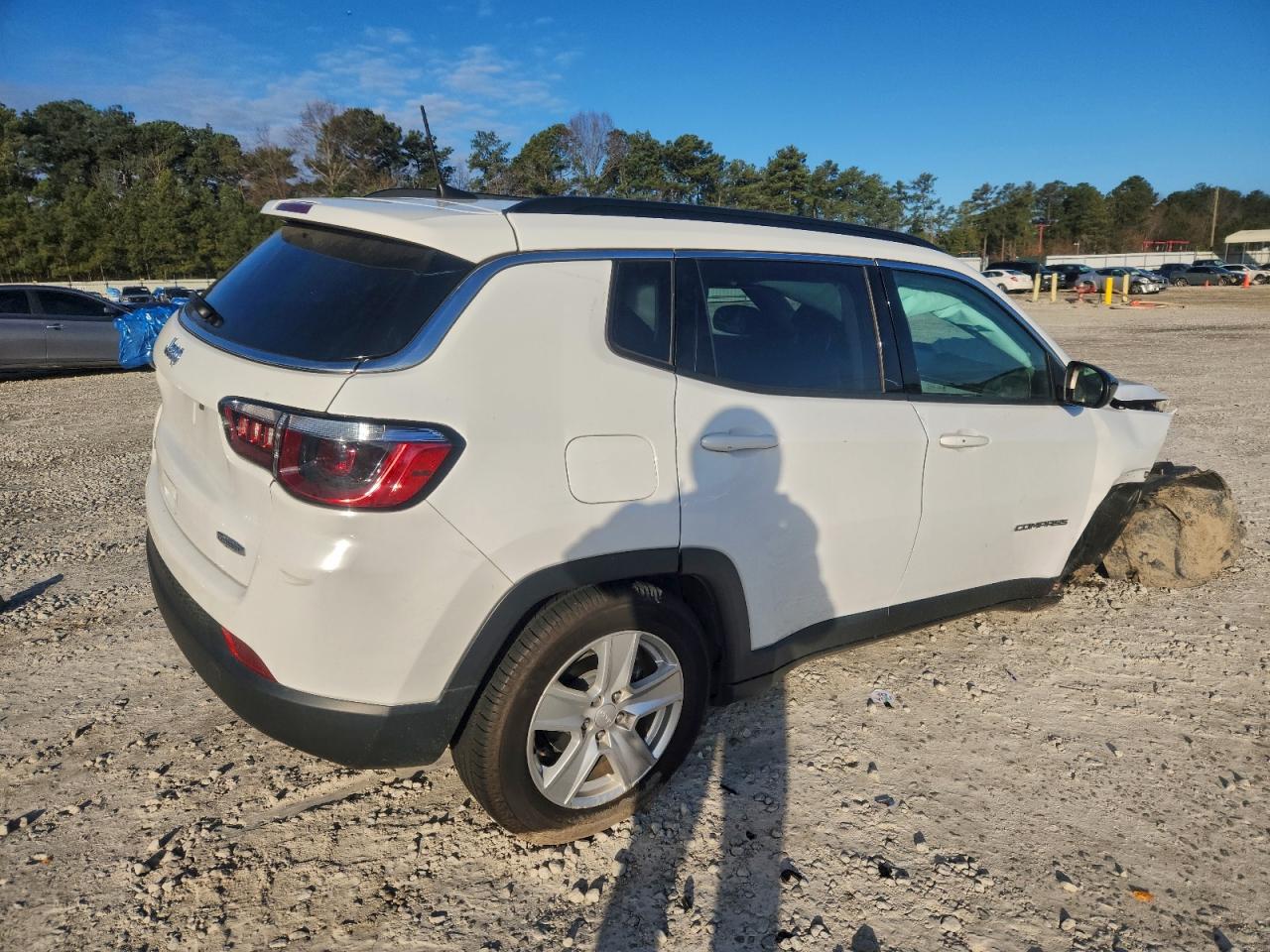 2022 JEEP COMPASS LATITUDE photo 3