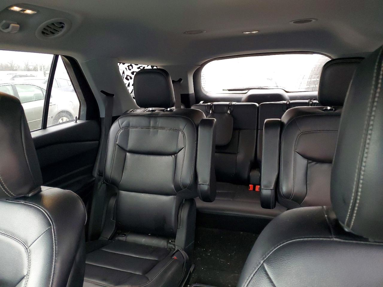 2020 FORD EXPLORER XLT photo 10