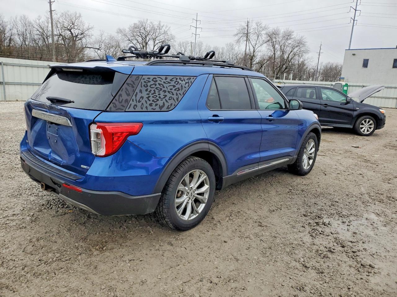 2020 FORD EXPLORER XLT photo 3