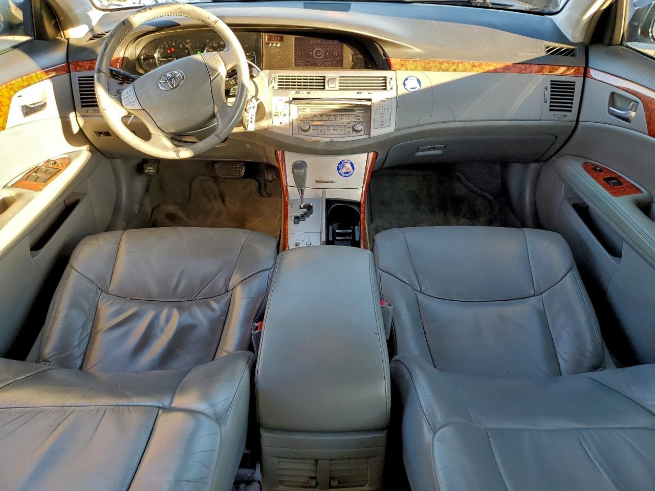 2005 TOYOTA AVALON XL photo 8