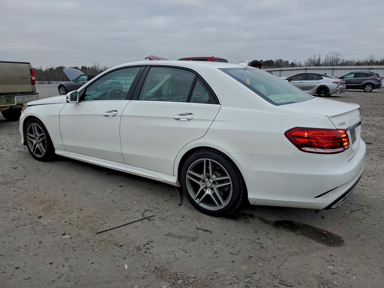 2014 MERCEDES-BENZ E 350 4MATIC photo 2