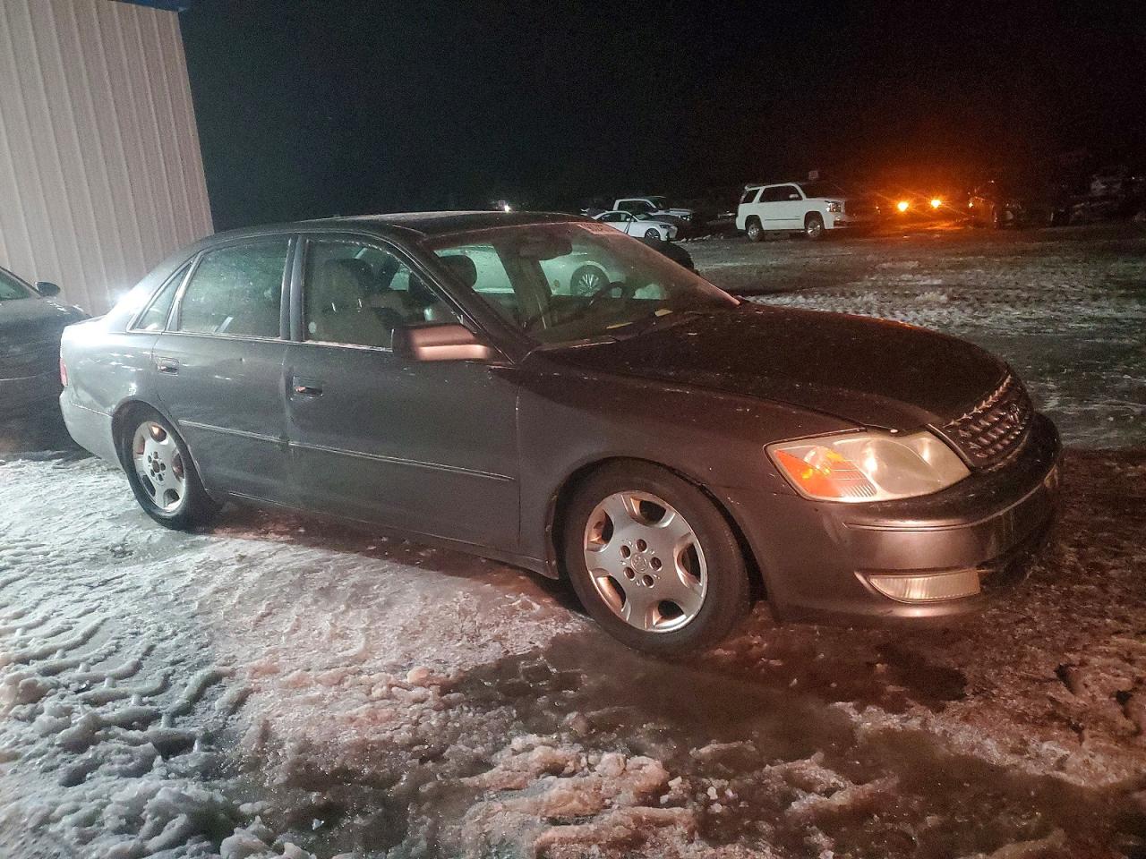 2004 TOYOTA AVALON XL photo 4