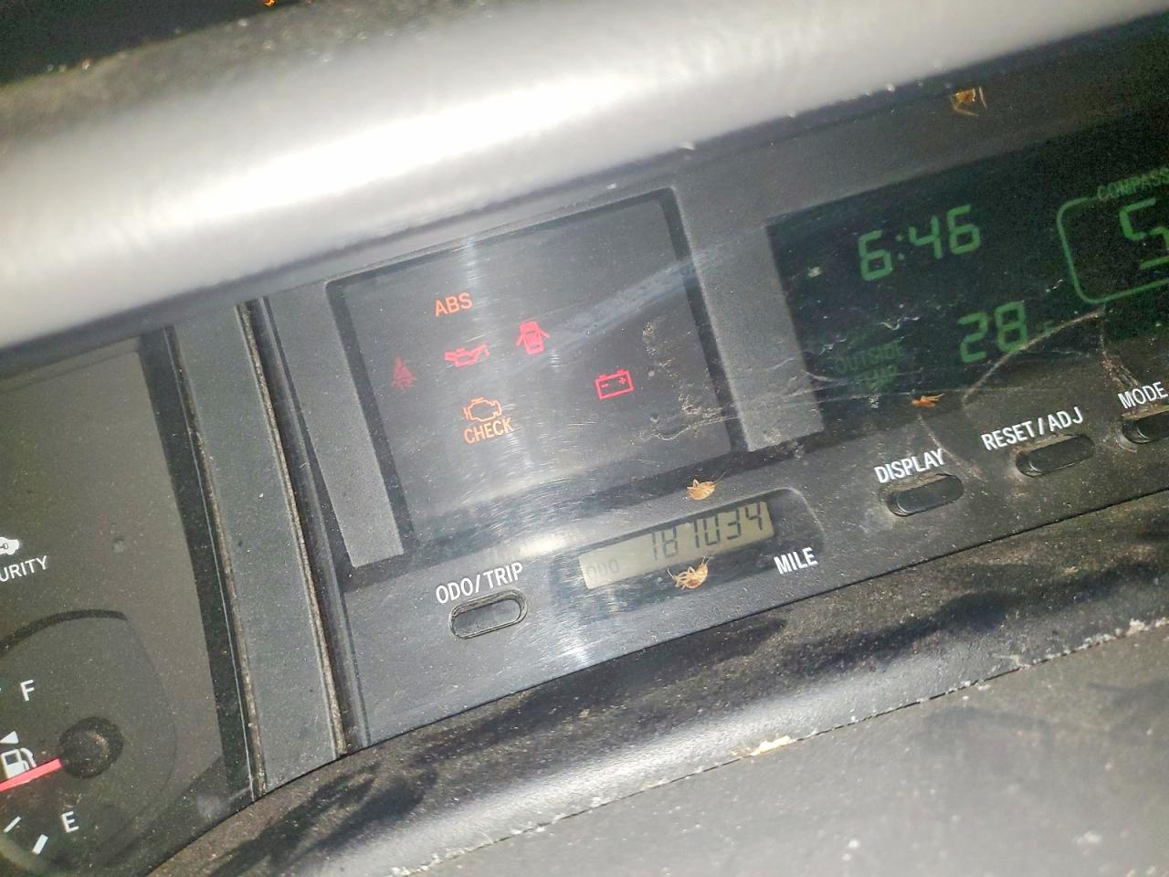 2004 TOYOTA AVALON XL photo 9