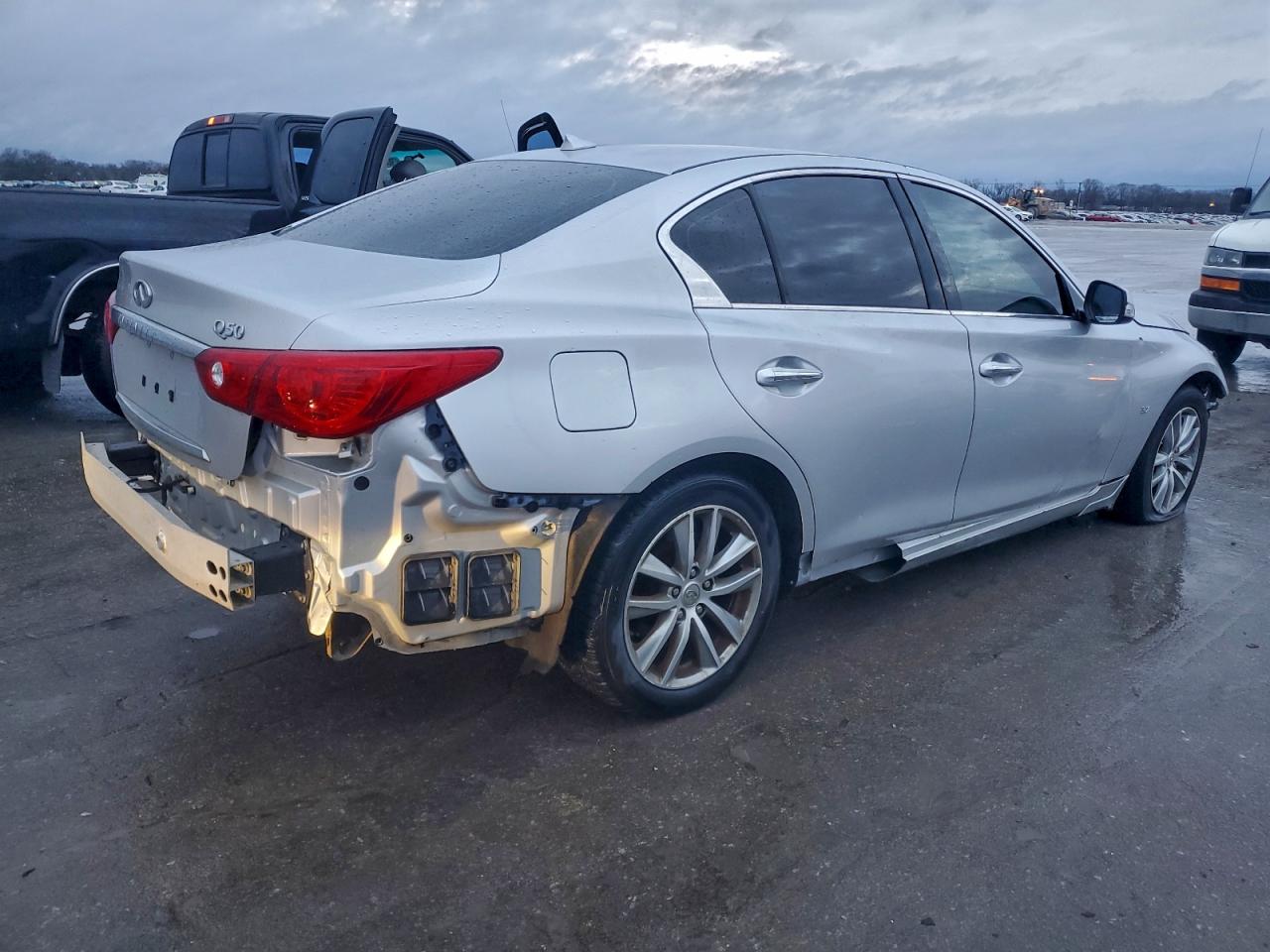 2015 INFINITI Q50 BASE photo 3