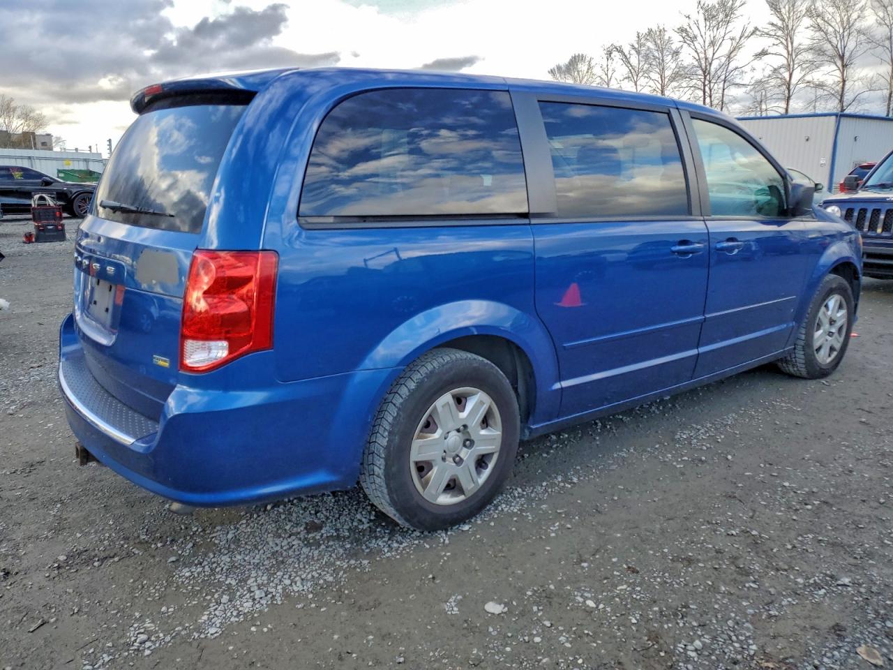2011 DODGE GRAND CARAVAN EXPRESS photo 3