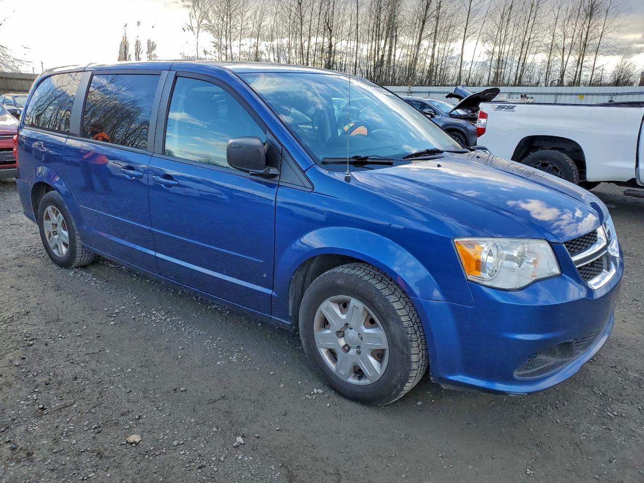 2011 DODGE GRAND CARAVAN EXPRESS photo 4