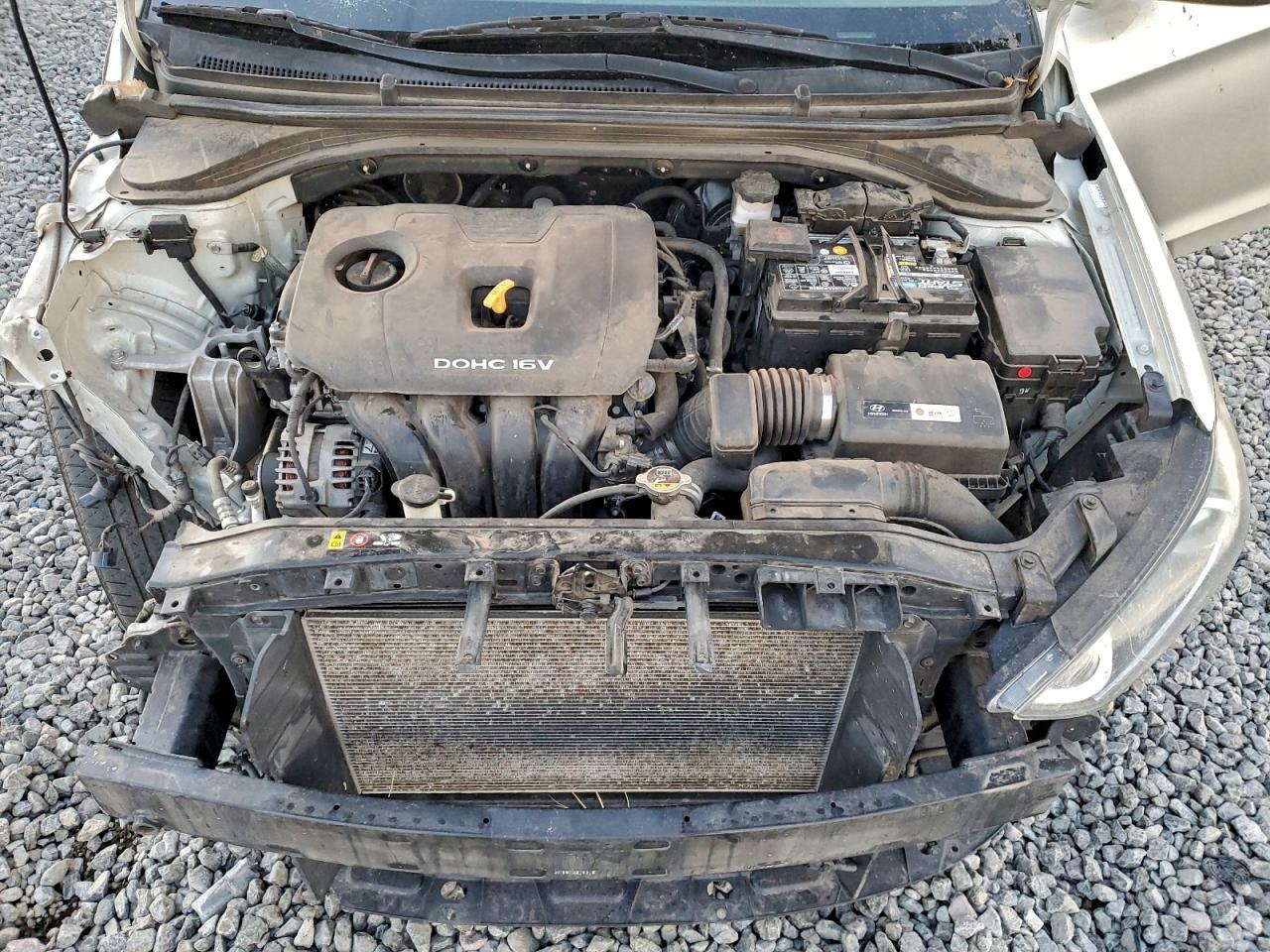 2017 HYUNDAI ELANTRA SE photo 11
