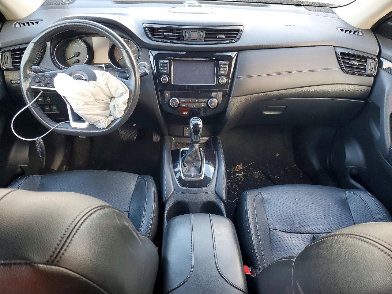 2017 NISSAN ROGUE SV photo 8