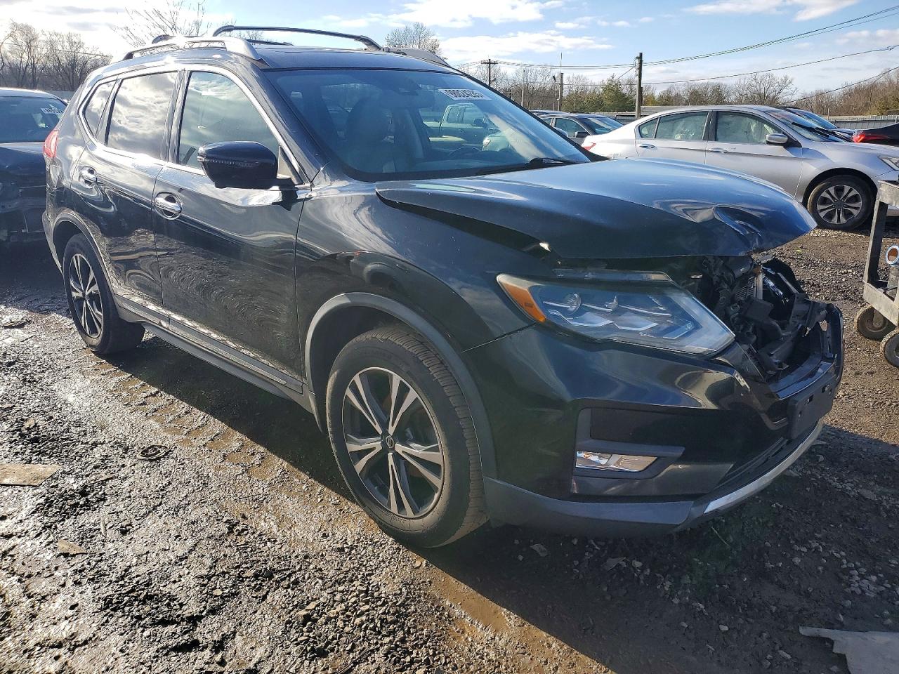2017 NISSAN ROGUE SV photo 4