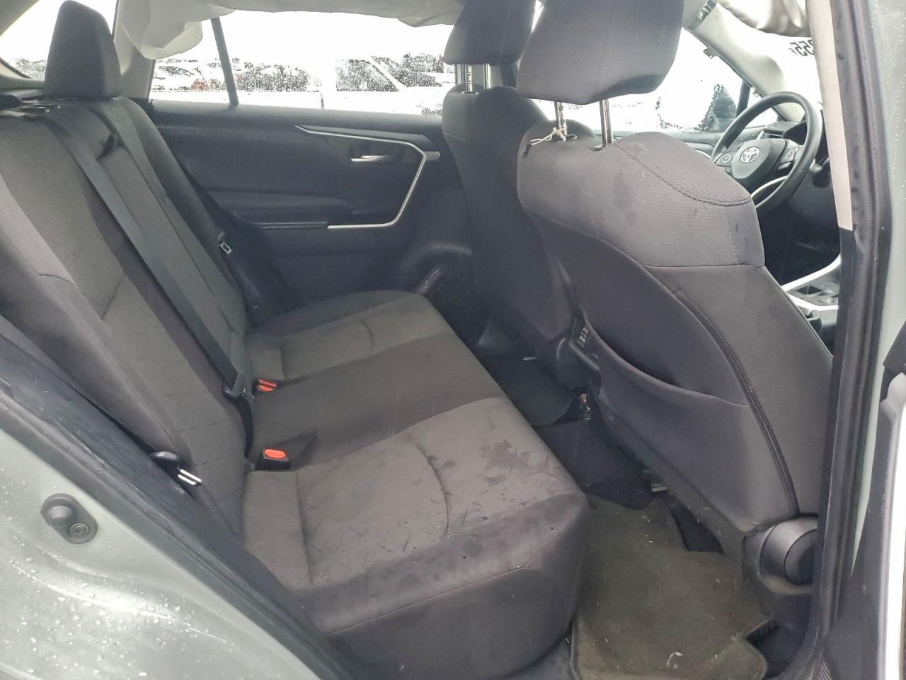 2021 TOYOTA RAV4 XLE photo 21