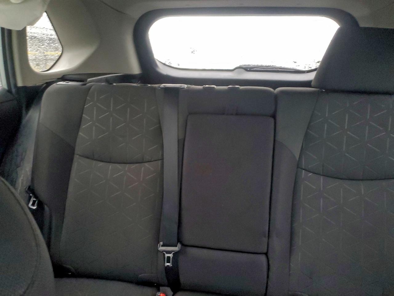 2021 TOYOTA RAV4 XLE photo 19