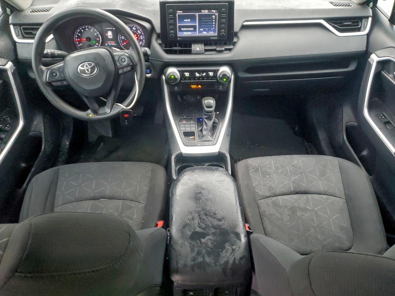 2021 TOYOTA RAV4 XLE photo 15