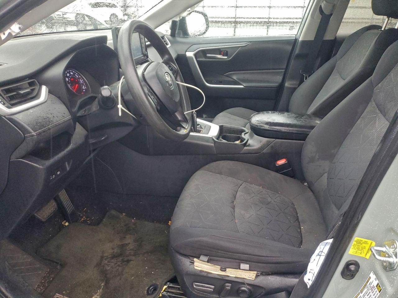 2021 TOYOTA RAV4 XLE photo 13