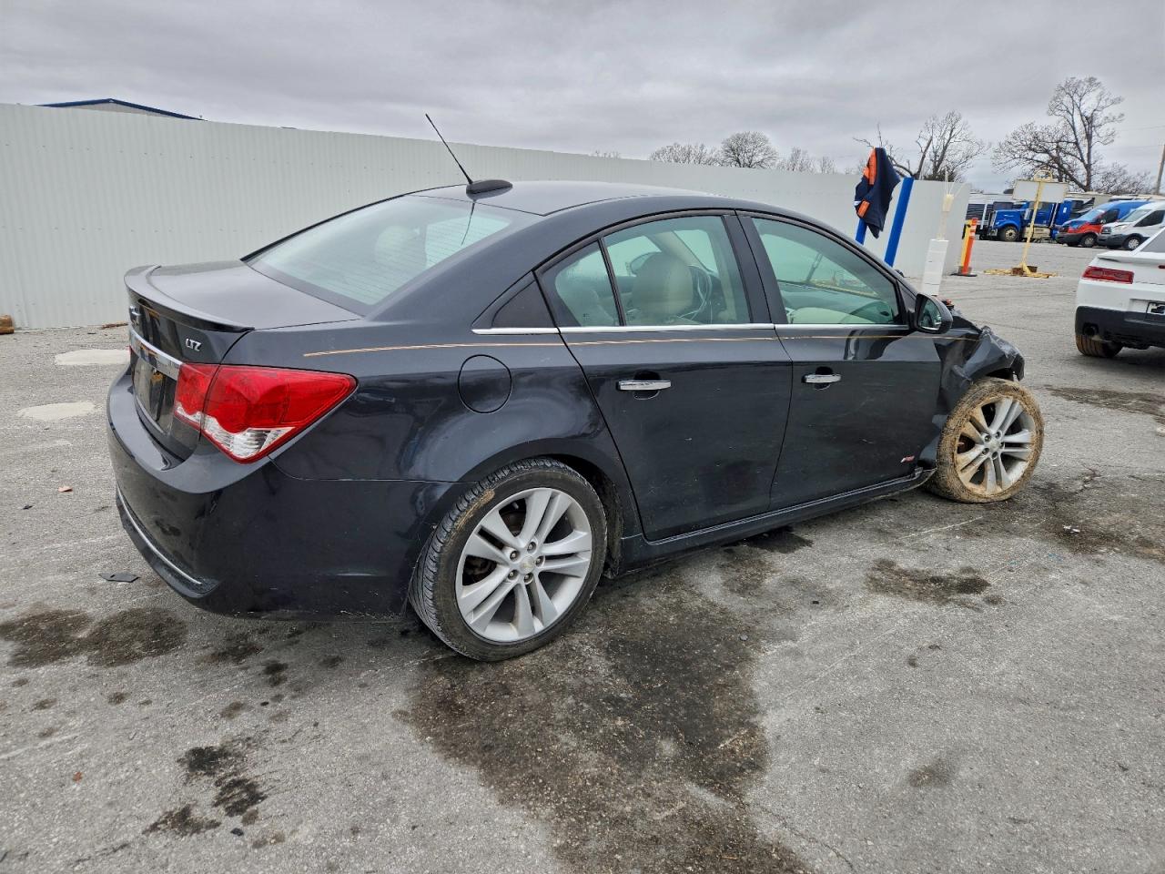 2015 CHEVROLET CRUZE LTZ photo 3