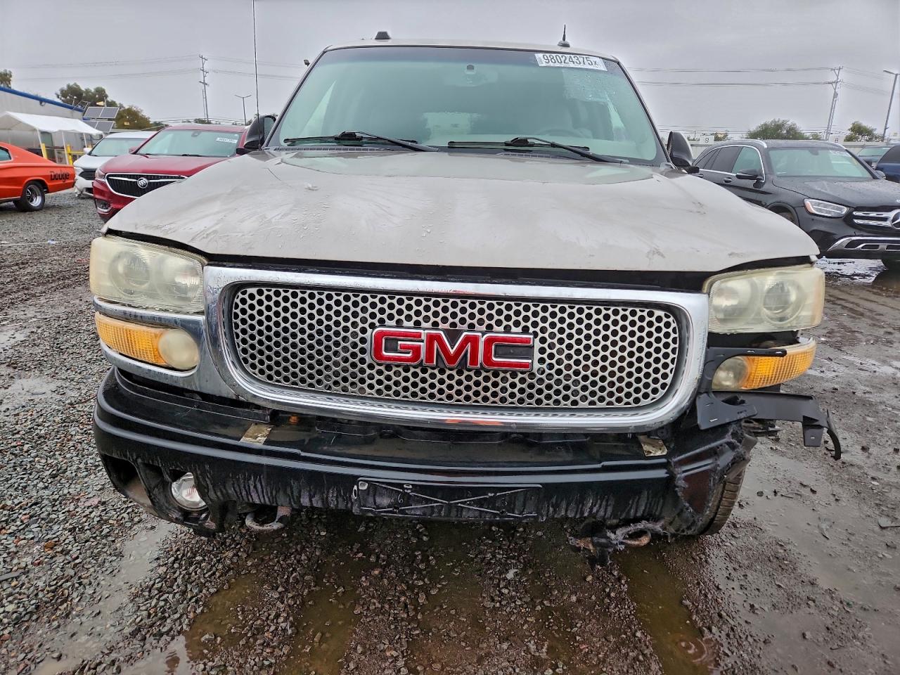 2005 GMC YUKON XL DENALI photo 5
