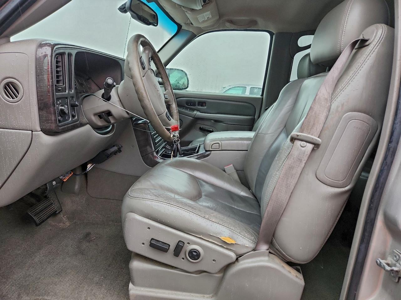 2005 GMC YUKON XL DENALI photo 7