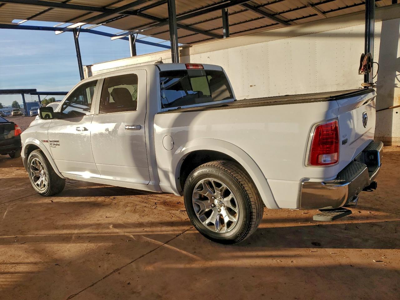 2019 RAM 1500 CLASSIC LARAMIE photo 2