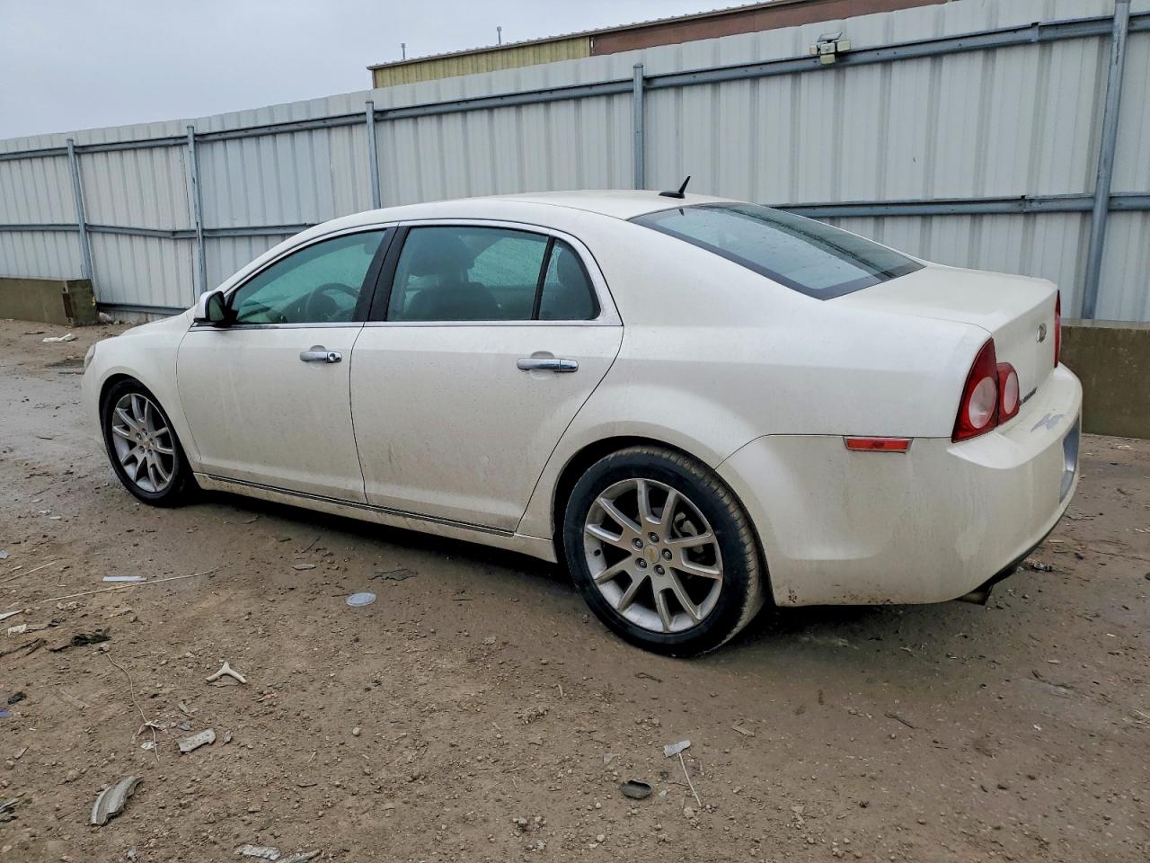 2011 CHEVROLET MALIBU LTZ photo 2