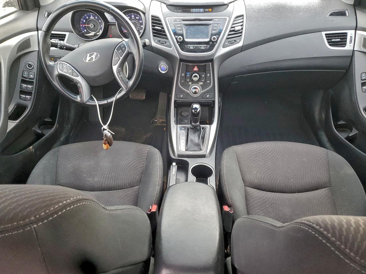 2016 HYUNDAI ELANTRA SE photo 8