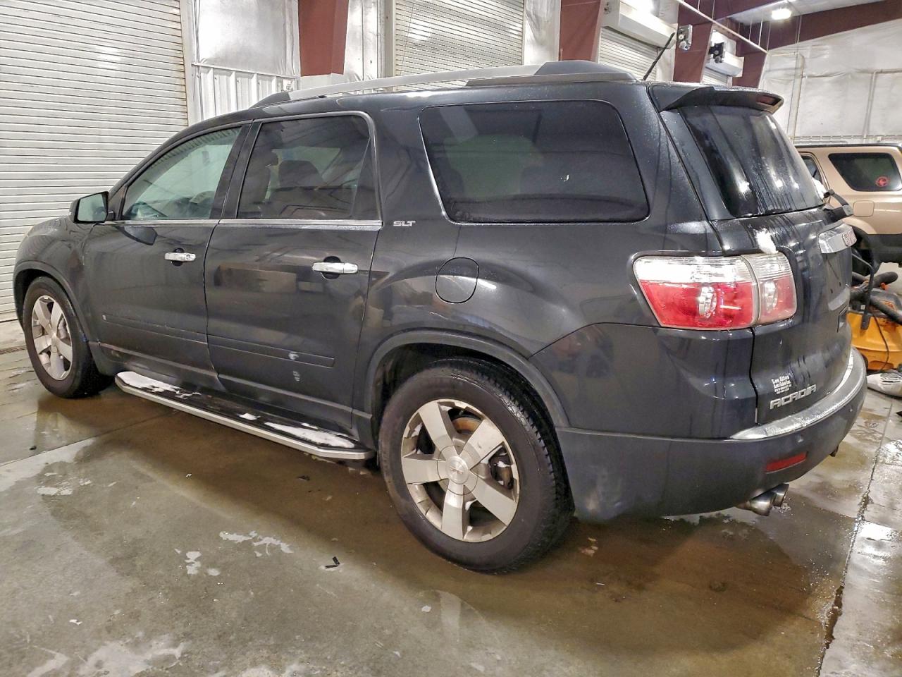 2010 GMC ACADIA SLT-1 photo 2