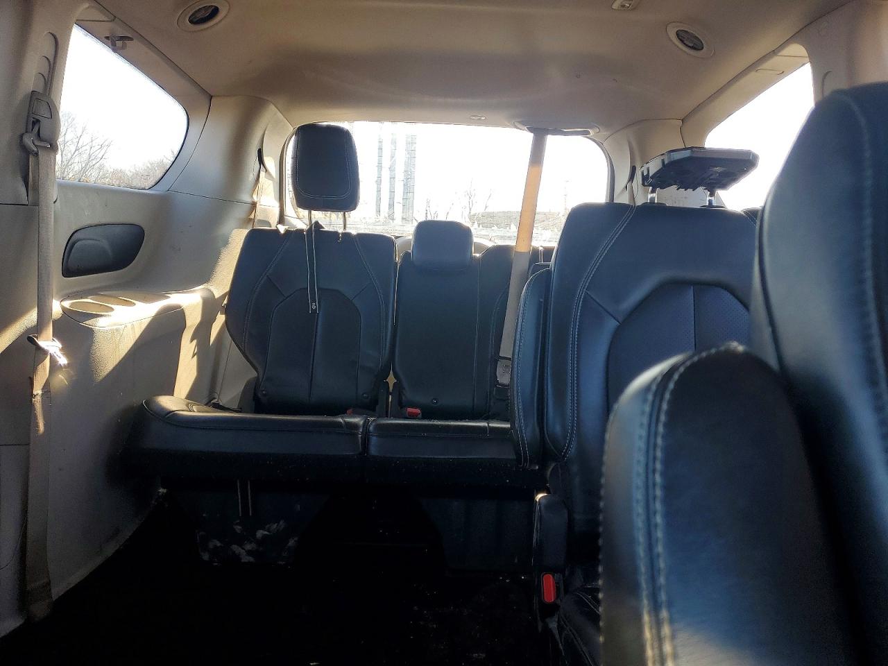 2021 CHRYSLER VOYAGER LXI photo 28