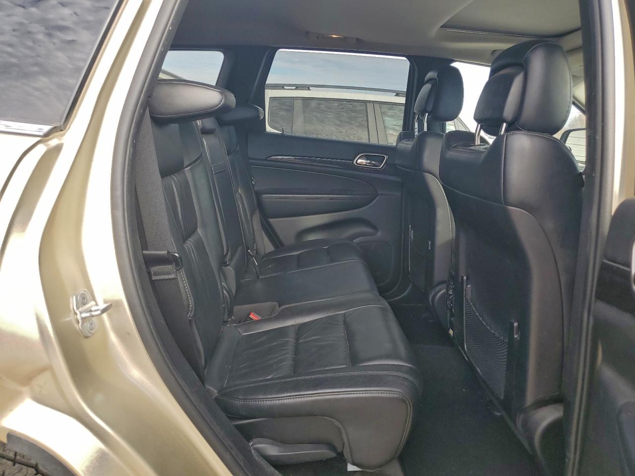 2012 JEEP GRAND CHEROKEE LAREDO photo 11