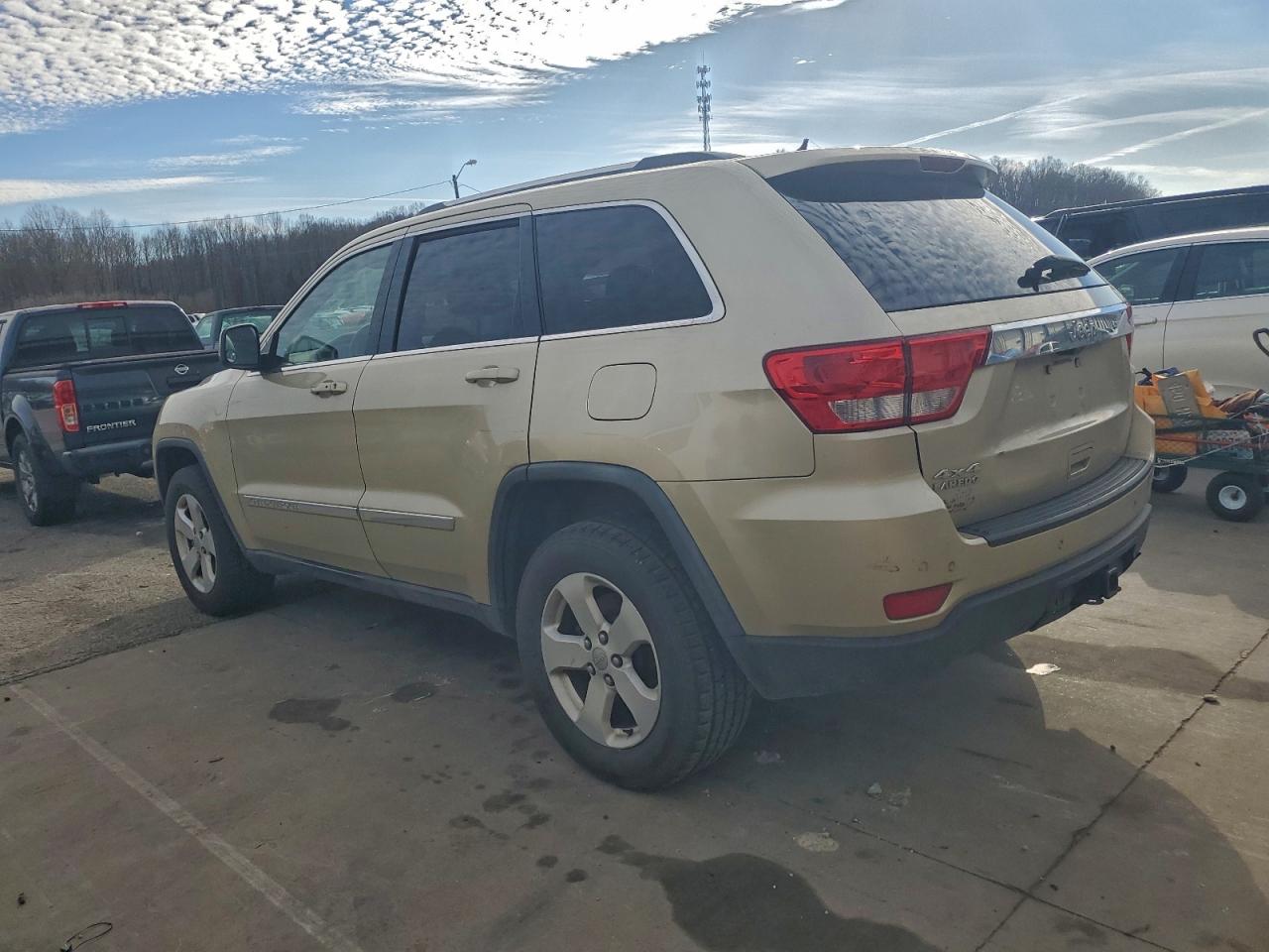 2012 JEEP GRAND CHEROKEE LAREDO photo 2