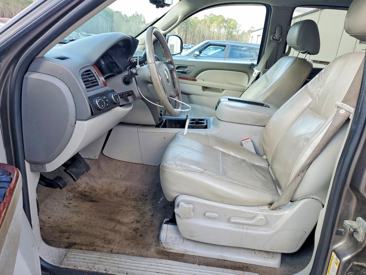 2011 CHEVROLET TAHOE K1500 LT photo 7