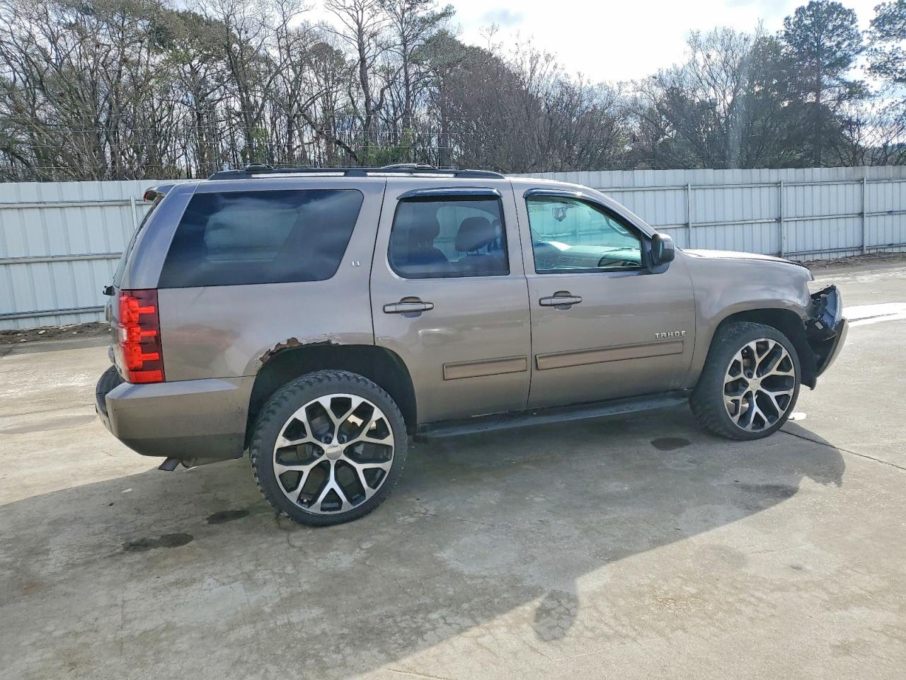 2011 CHEVROLET TAHOE K1500 LT photo 3