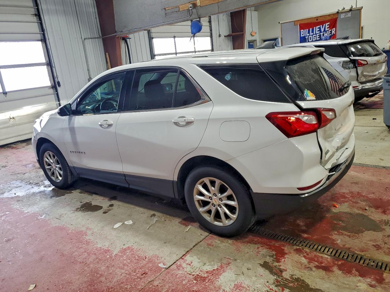 2019 CHEVROLET EQUINOX LT photo 2