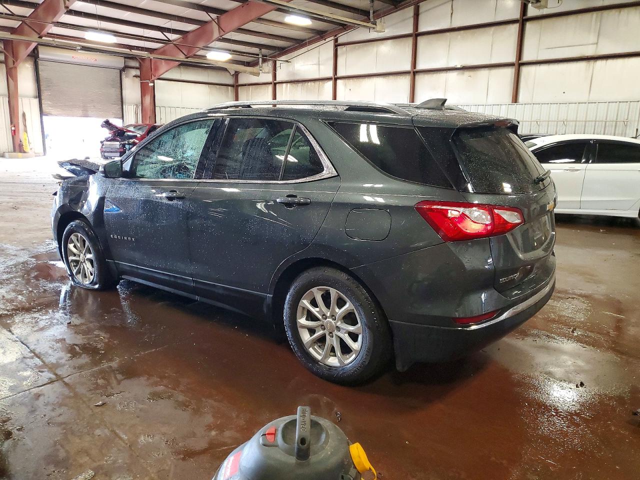 2018 CHEVROLET EQUINOX LT photo 2