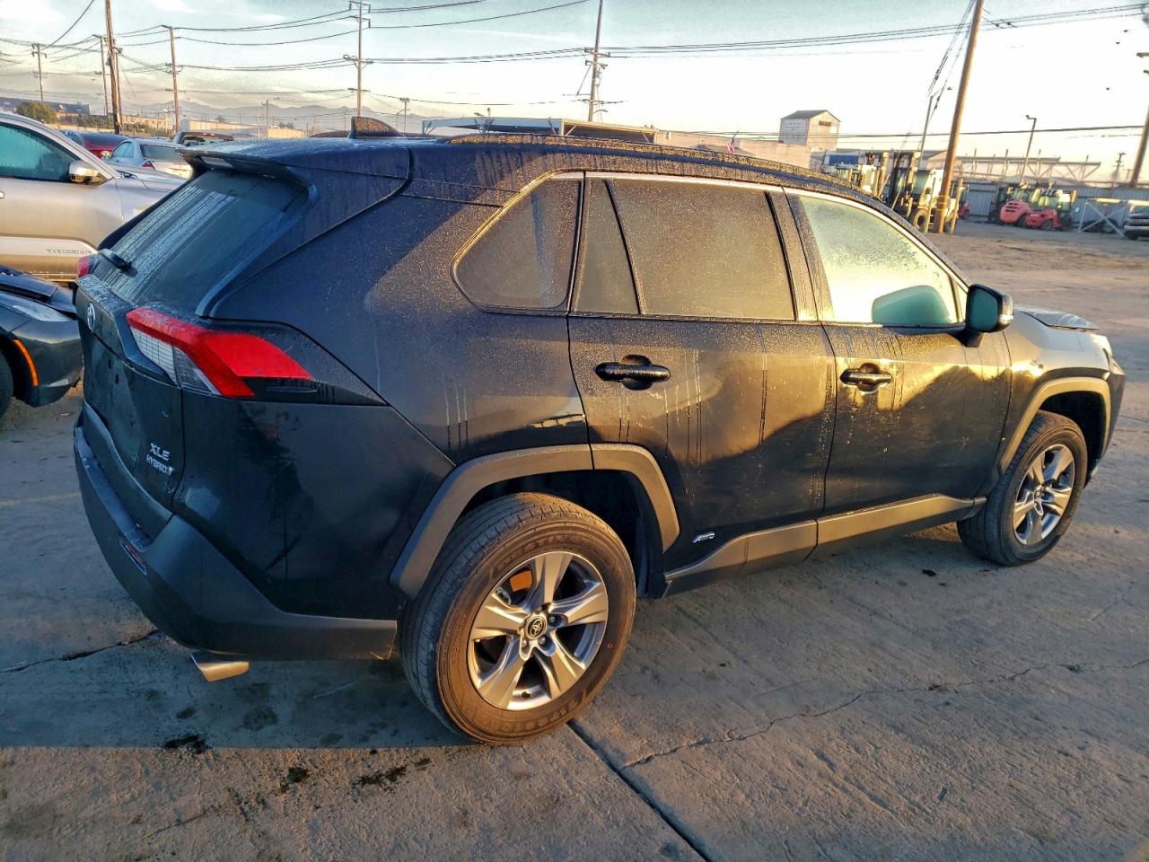 2024 TOYOTA RAV4 XLE photo 3