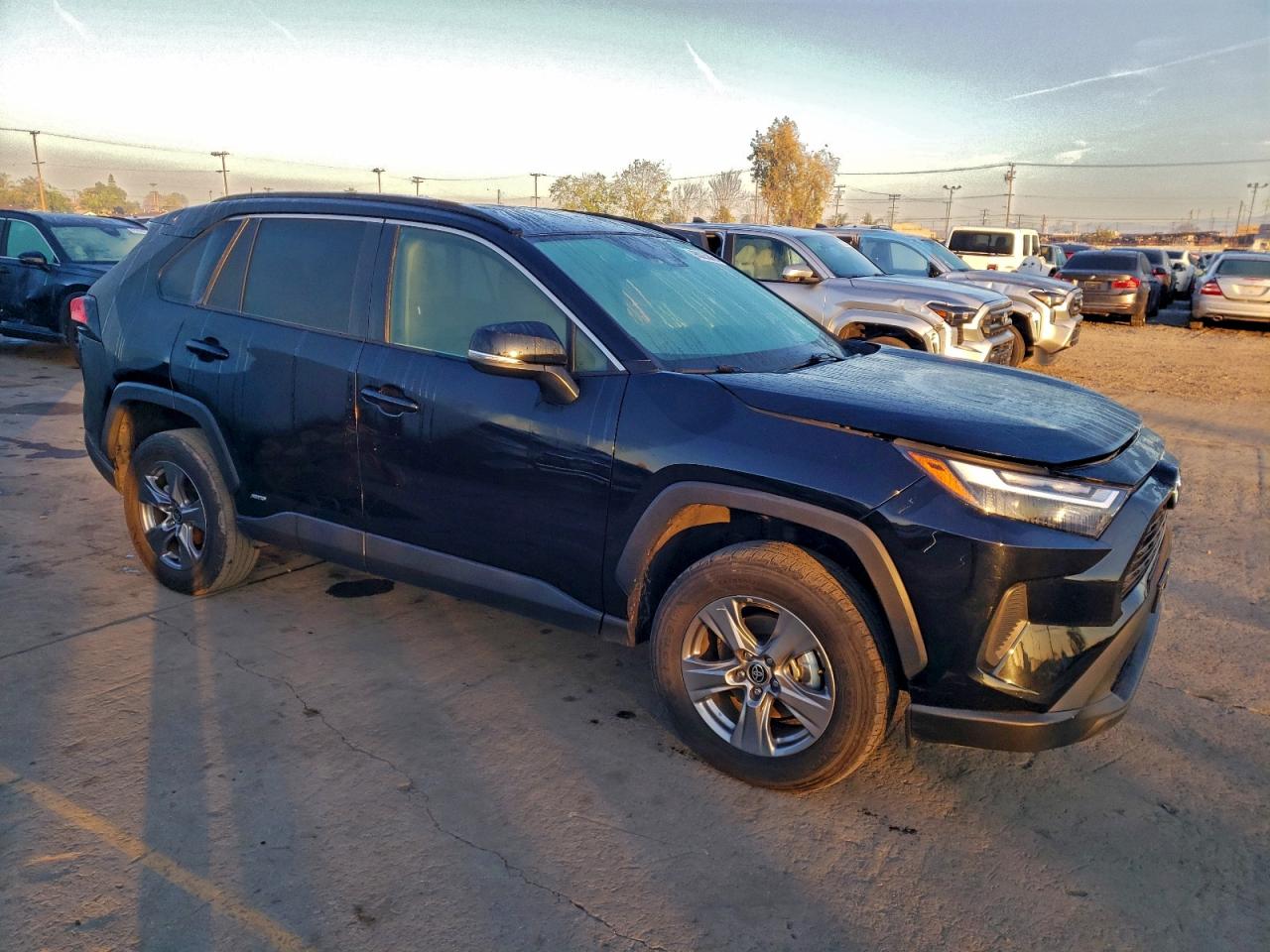 2024 TOYOTA RAV4 XLE photo 4
