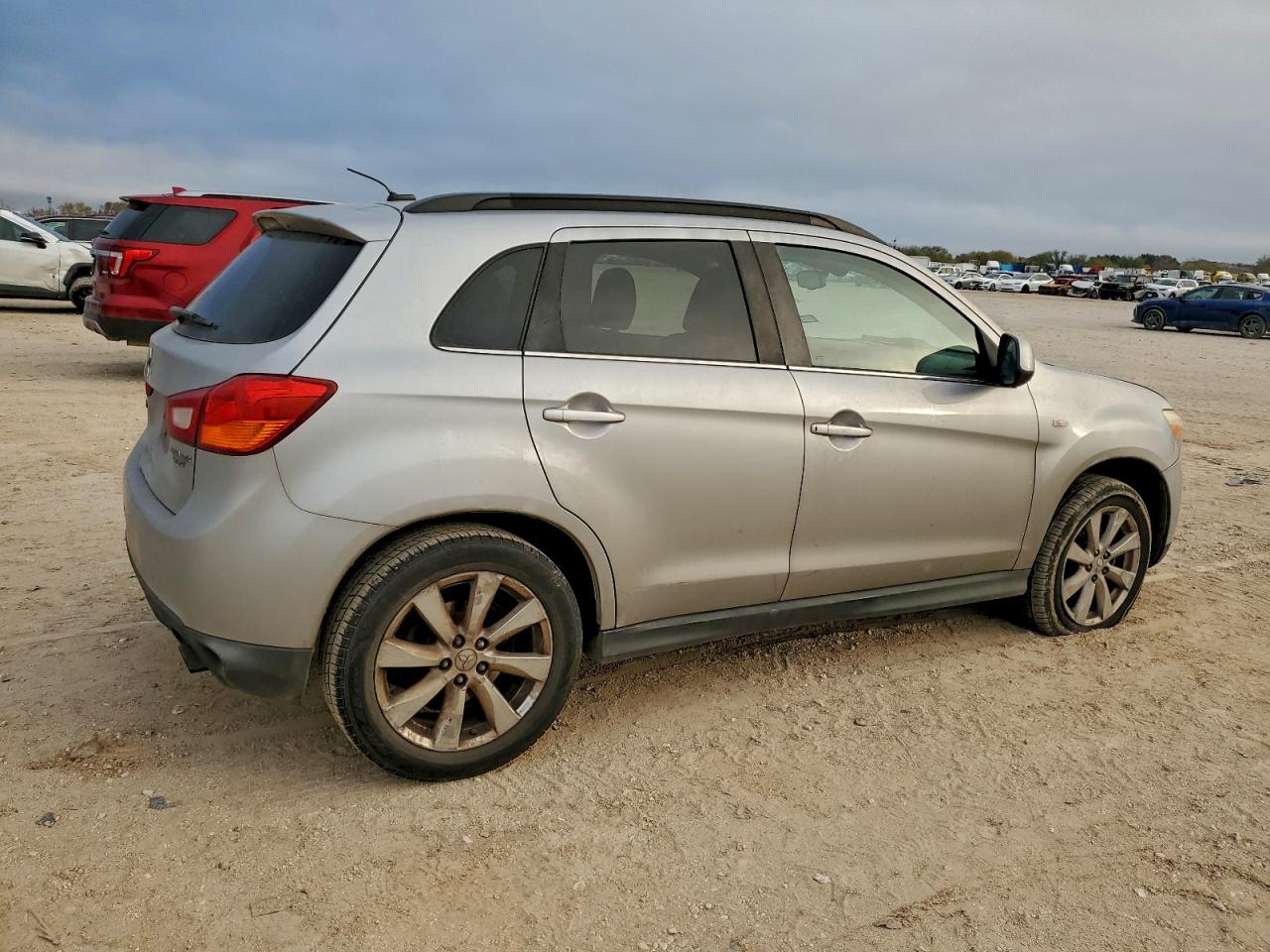 2013 MITSUBISHI OUTLANDER SPORT SE photo 3