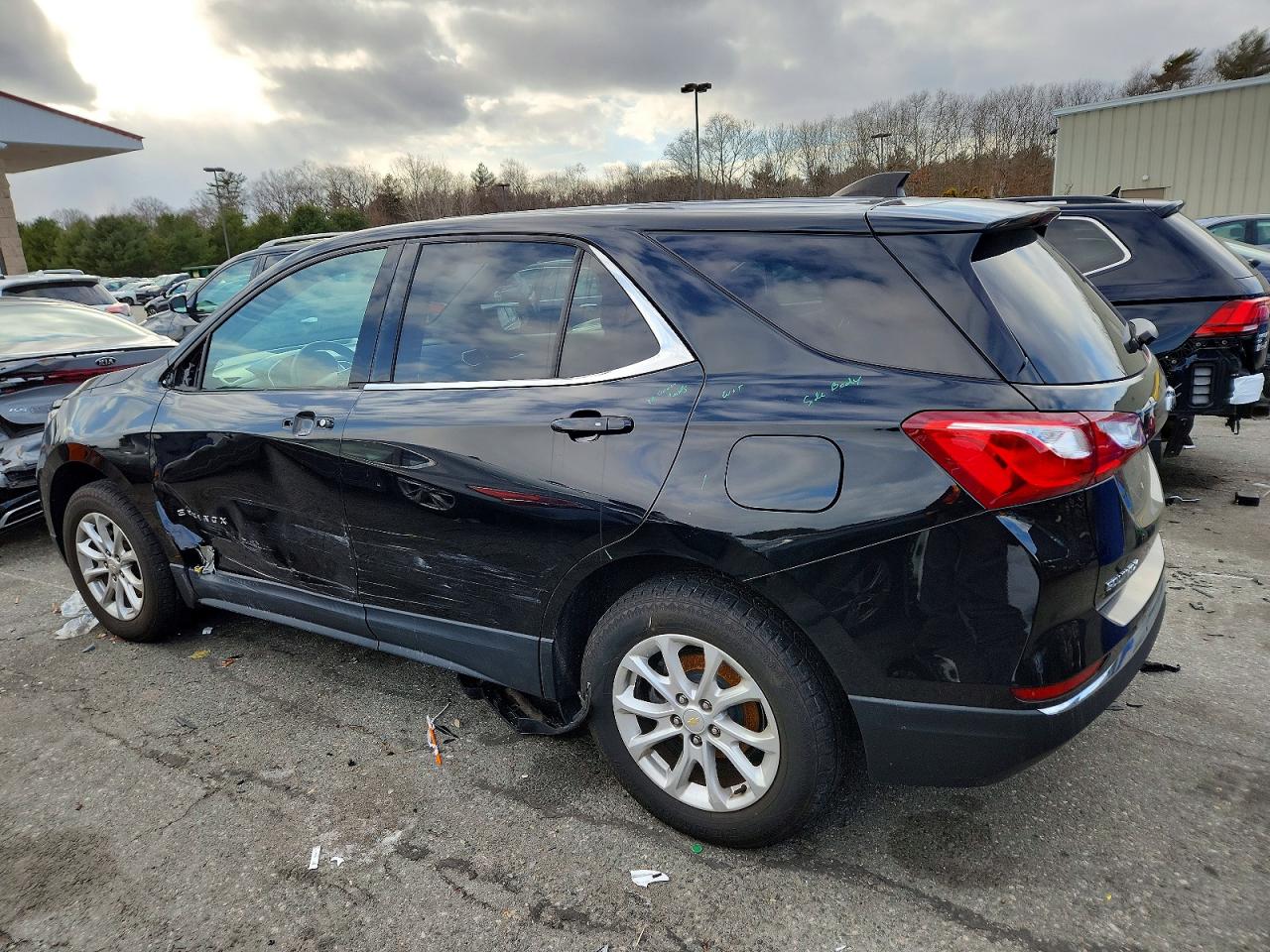 2018 CHEVROLET EQUINOX LT photo 2