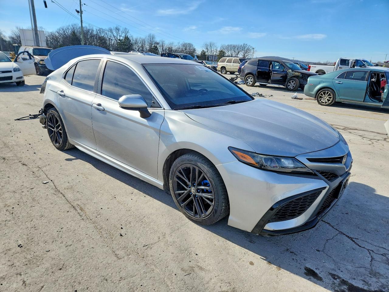 2021 TOYOTA CAMRY SE photo 4